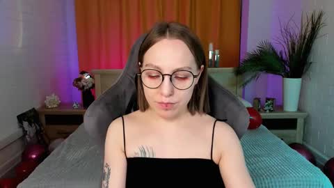 Snapshot of aphexqueen chatting on 02-09-25, 11:04 APHEX QUEEN online show from 02-09-25, 11:04