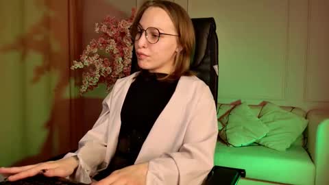 Snapshot of aphexqueen chatting on 09-26-25, 09:13 APHEX QUEEN online show from 09-26-25, 09:13