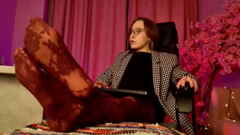 Snapshot of aphexqueen chatting on 10-10-25, 09:08 APHEX QUEEN online show from 10-10-25, 09:08