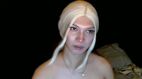 Snapshot of aphr0dite_x chatting on 12-24-24, 08:11 Roman Goddess online show from 12-24-24, 08:11