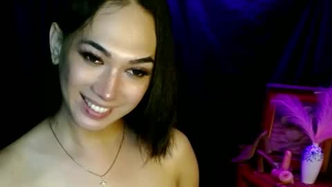 Snapshot of aphr0dite_x chatting on 01-21-25, 04:37 Roman Goddess online show from 01-21-25, 04:37