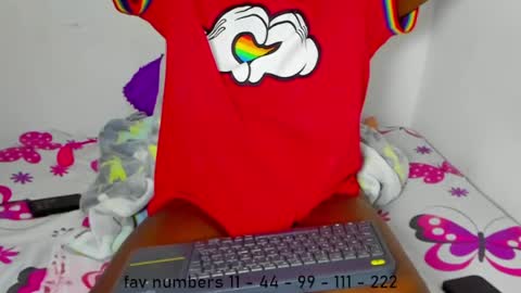 Snapshot of aphrodites_ass chatting on 04-27-26, 07:17 Tati Colombian online show from 04-27-26, 07:17