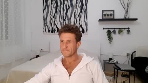 Snapshot of apollobest77 chatting on 12-09-24, 08:33 apollobest77 online show from 12-09-24, 08:33