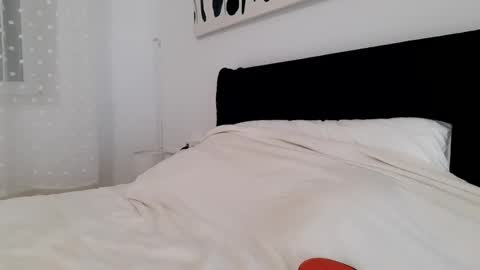 Snapshot of apollobest77 chatting on 12-17-24, 12:01 apollobest77 online show from 12-17-24, 12:01