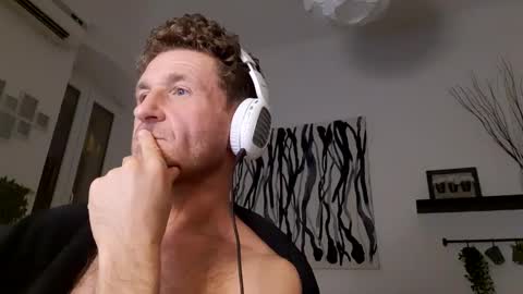 Snapshot of apollobest77 chatting on 12-28-24, 02:43 apollobest77 online show from 12-28-24, 02:43