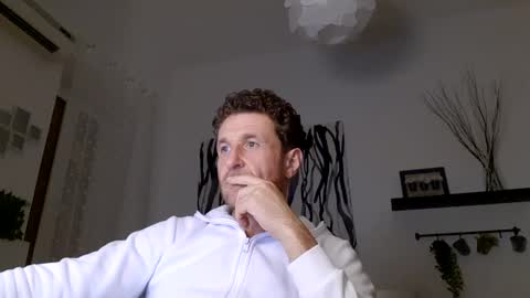 Snapshot of apollobest77 chatting on 01-09-25, 07:40 apollobest77 online show from 01-09-25, 07:40