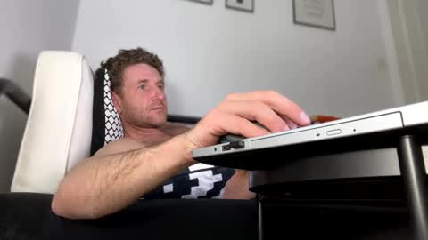 Snapshot of apollobest77 chatting on 01-19-25, 11:00 apollobest77 online show from 01-19-25, 11:00