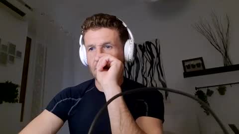 Snapshot of apollobest77 chatting on 02-18-25, 08:03 apollobest77 online show from 02-18-25, 08:03