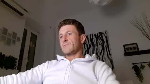 Snapshot of apollobest77 chatting on 02-28-25, 10:17 apollobest77 online show from 02-28-25, 10:17