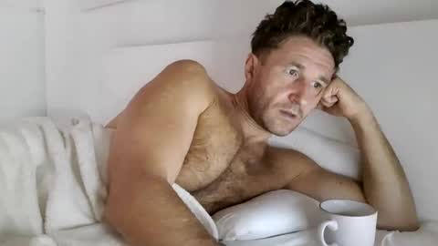 Snapshot of apollobest77 chatting on 10-05-25, 10:13 apollobest77 online show from 10-05-25, 10:13