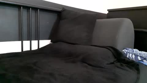 Snapshot of apollobest77 chatting on 11-17-25, 03:18 apollobest77 online show from 11-17-25, 03:18