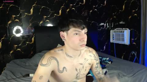 Snapshot of apolo01_ chatting on 05-24-26, 10:37 Apolo online show from 05-24-26, 10:37