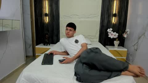   online show from 04-09-26, 02:11