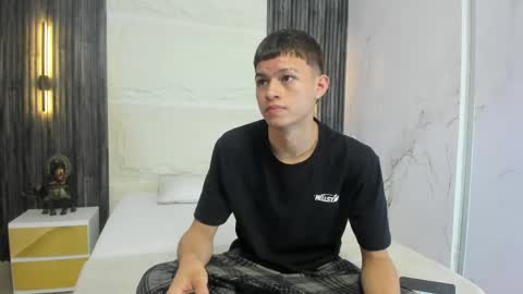 Snapshot of apolo_jonnes chatting on 04-26-26, 01:58 online show from 04-26-26, 01:58