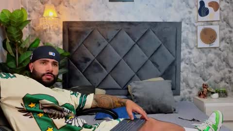 Apolo online show from 11-08-25, 10:19