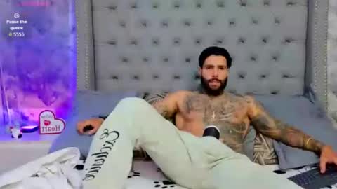 Snapshot of apolo_ryder chatting on 06-19-26, 03:16 APOLO online show from 06-19-26, 03:16