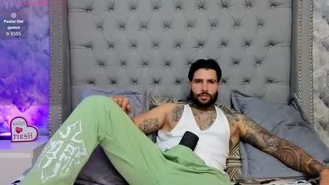 Snapshot of apolo_ryder chatting on 06-22-26, 04:59 APOLO online show from 06-22-26, 04:59