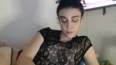 Snapshot of apolosbitch chatting on 06-20-26, 10:56 Nix online show from 06-20-26, 10:56