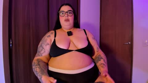 Snapshot of apriilpeach_ chatting on 11-07-25, 10:43 Maria online show from 11-07-25, 10:43