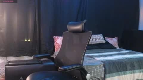 Snapshot of april_show_her chatting on 05-11-26, 02:06 April Strife online show from 05-11-26, 02:06