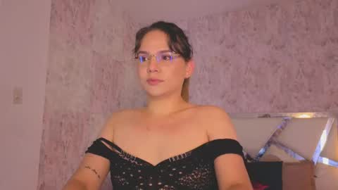 Isabella online show from 05-20-26, 08:48