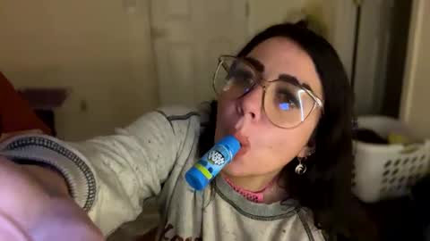 Snapshot of aprilanna chatting on 12-16-24, 11:39 AnnaApril420 online show from 12-16-24, 11:39