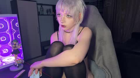 Snapshot of aprilcutie chatting on 07-22-26, 08:44 april online show from 07-22-26, 08:44
