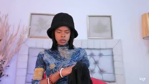 Snapshot of aprillebony chatting on 12-31-24, 06:02 APRIL online show from 12-31-24, 06:02