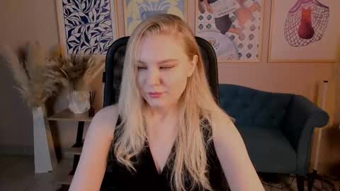 Snapshot of aprilserenity chatting on 09-11-25, 01:17 April. All year round.  online show from 09-11-25, 01:17