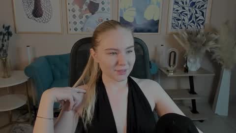 Snapshot of aprilserenity chatting on 10-15-25, 01:28 April. All year round.  online show from 10-15-25, 01:28