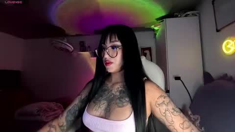 Snapshot of apurple_tulip chatting on 06-30-26, 05:08 online show from 06-30-26, 05:08