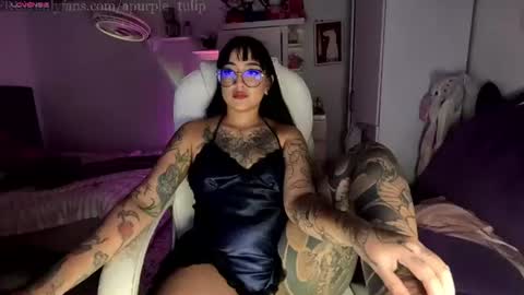Snapshot of apurple_tulip chatting on 07-09-26, 06:23 online show from 07-09-26, 06:23