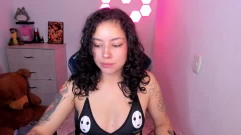 Snapshot of aqua_emilly chatting on 04-29-26, 11:44 aqua emilly online show from 04-29-26, 11:44