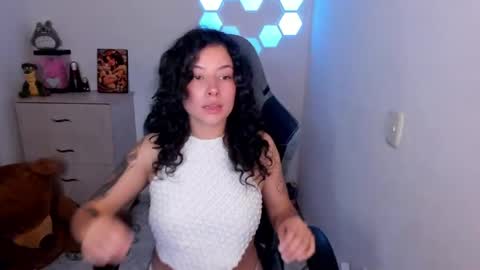 Snapshot of aqua_emilly chatting on 05-02-26, 10:59 aqua emilly online show from 05-02-26, 10:59