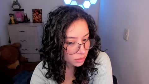 Snapshot of aqua_emilly chatting on 05-06-26, 11:32 aqua emilly online show from 05-06-26, 11:32