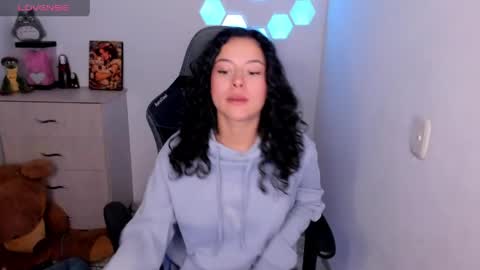 Snapshot of aqua_emilly chatting on 05-10-26, 10:59 aqua emilly online show from 05-10-26, 10:59