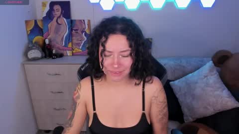 Snapshot of aqua_emilly chatting on 05-28-26, 11:46 aqua emilly online show from 05-28-26, 11:46