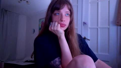 Snapshot of aqua_sultry chatting on 10-06-25, 05:10 aqua_sultry online show from 10-06-25, 05:10