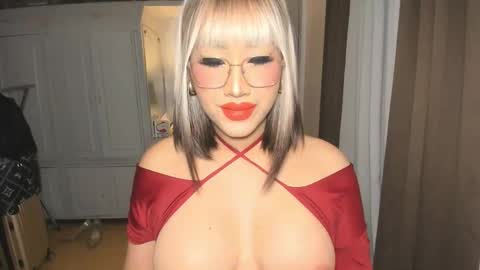 Snapshot of aqueenofcumxx chatting on 02-13-26, 06:48 Alicia online show from 02-13-26, 06:48