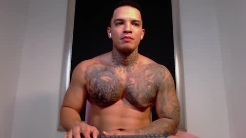 Snapshot of aquiles_elpapi chatting on 09-09-25, 01:27 AquilesElpapi online show from 09-09-25, 01:27