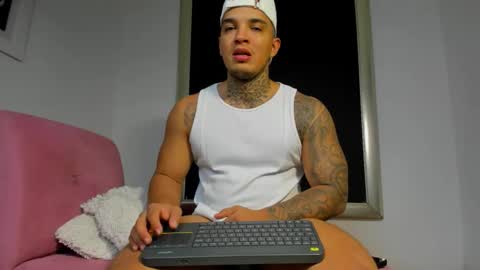 Snapshot of aquiles_elpapi chatting on 09-20-25, 03:07 AquilesElpapi online show from 09-20-25, 03:07