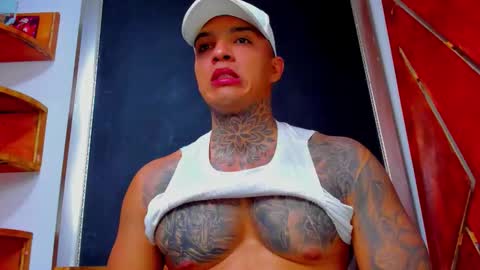 Snapshot of aquiles_elpapi chatting on 02-18-26, 12:12 AquilesElpapi online show from 02-18-26, 12:12