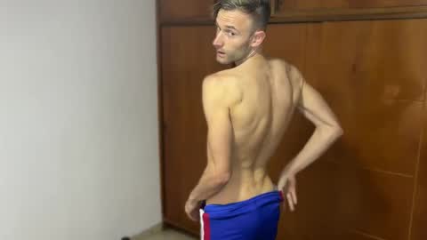 Snapshot of aquilesmade chatting on 12-15-24, 03:53 Aquilesmade online show from 12-15-24, 03:53