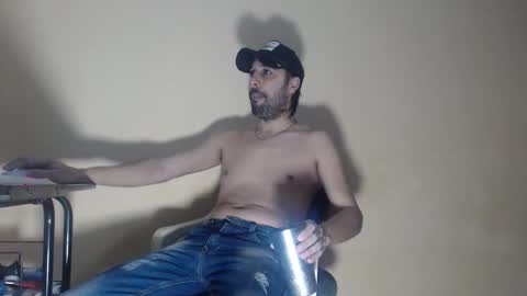 Snapshot of arabebigcock chatting on 11-01-25, 06:37 ARABE online show from 11-01-25, 06:37