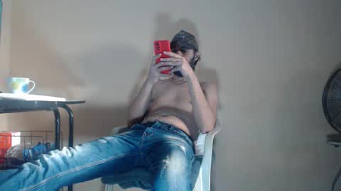 Snapshot of arabebigcock chatting on 11-25-25, 09:26 ARABE online show from 11-25-25, 09:26