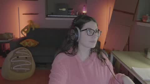 Snapshot of arabicslavegirl chatting on 01-04-25, 12:16 Sarah Arabic online show from 01-04-25, 12:16