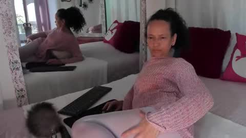 Nadia Cyel online show from 01-08-26, 08:44