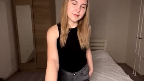 Emi online show from 12-02-25, 03:18