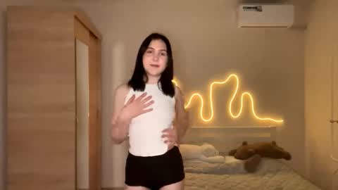 Emi online show from 03-20-26, 05:18