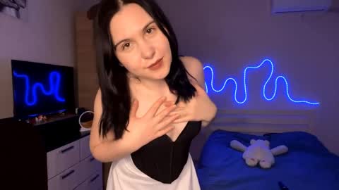 Emi online show from 04-19-26, 04:17